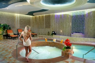 Couples treatment rooms, sauna, hot tub, steam room, body treatments