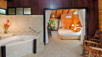 Junior Suite King | Private spa tub