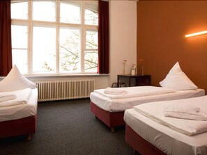 Triple Room | Hypo-allergenic bedding, in-room safe, blackout drapes - Hotel 103 (Berlin)