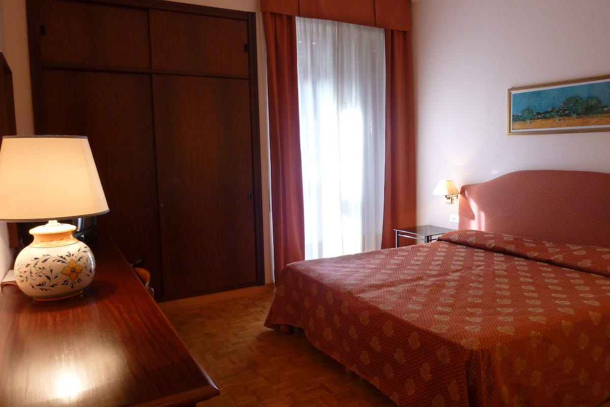 down duvets, minibar, in-room safe, desk