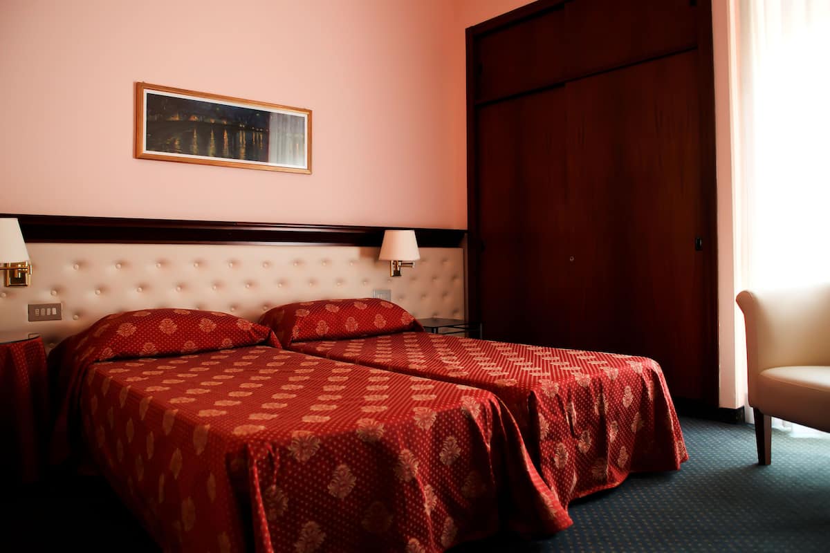 down duvets, minibar, in-room safe, desk