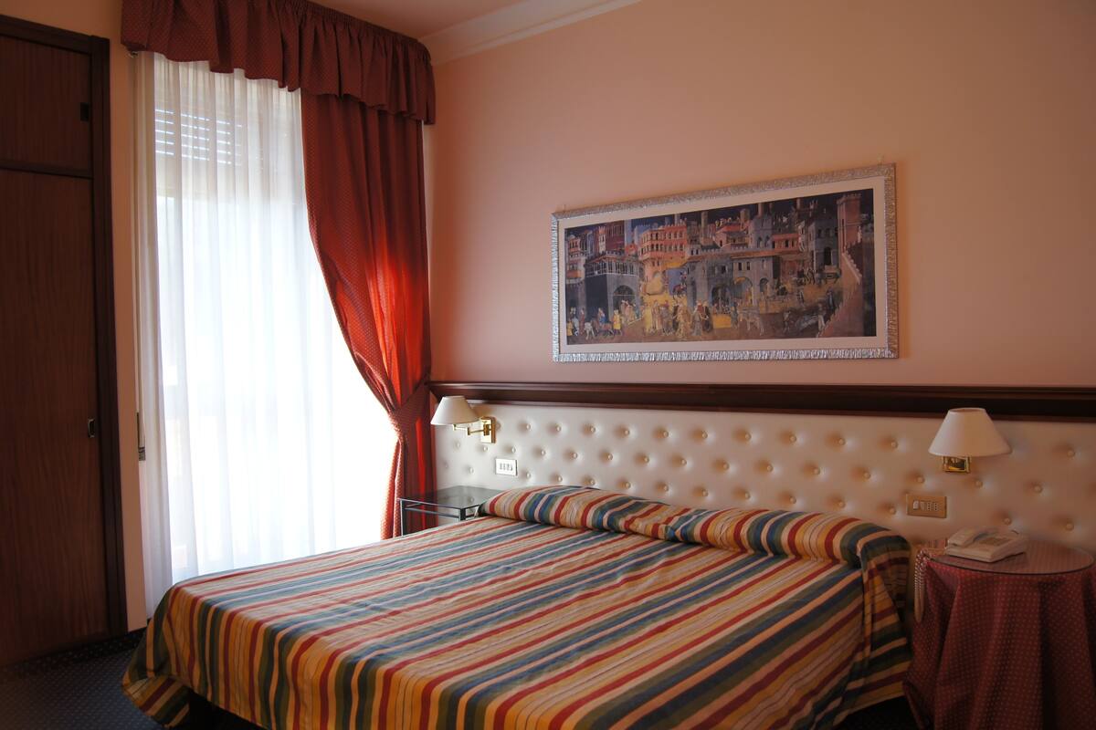 Down comforters, minibar, in-room safe, desk