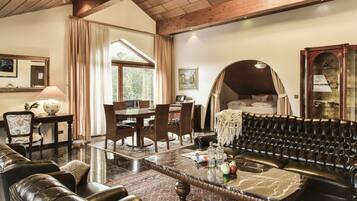 Suite | Ropa de cama de alta calidad, camas con pillow-top y minibar