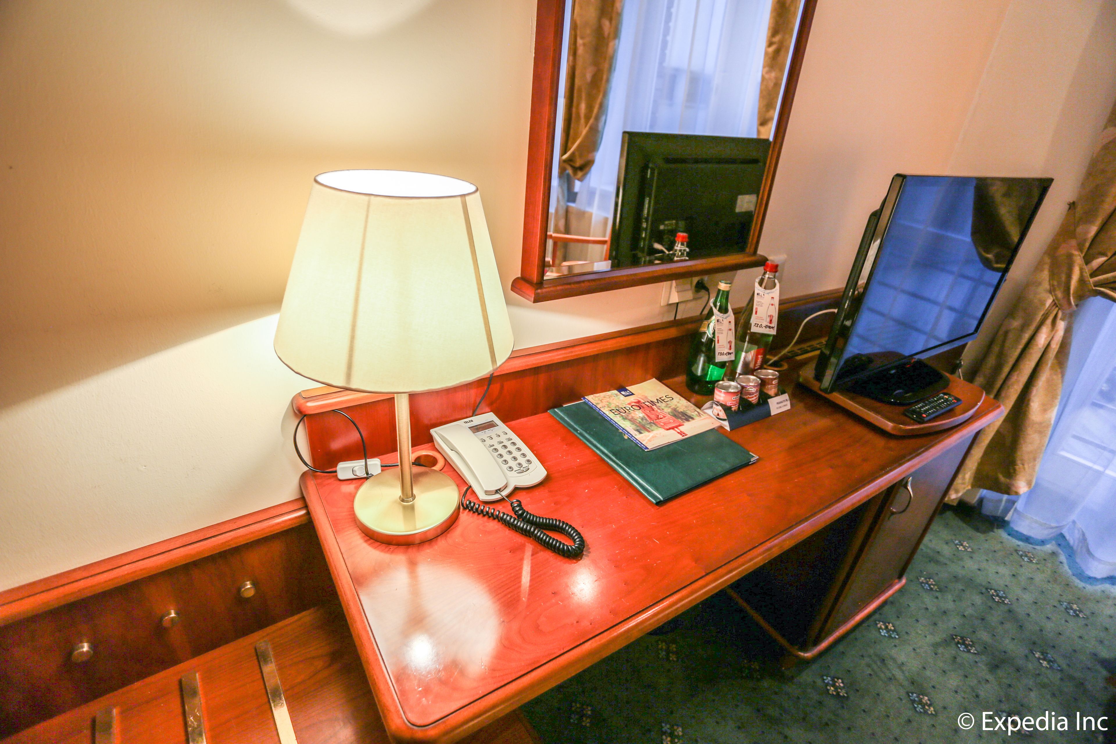 triple room | room amenity