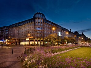 Front of property - evening/night - EA Hotel Rokoko (Prague)