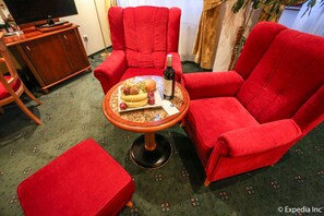 Junior Suite | Living area | LCD TV - EA Hotel Rokoko (Prague)