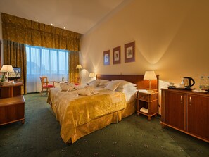 Chambre Double Exécutive | Literie de qualité supérieure, minibar, coffres-forts dans les chambres