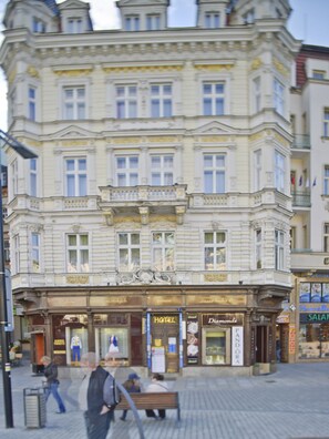 Front of property - EA Hotel Esplanade (Karlovy Vary)