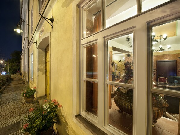 Property entrance - EA Hotel Jelení dvůr Prague Castle (Prague)