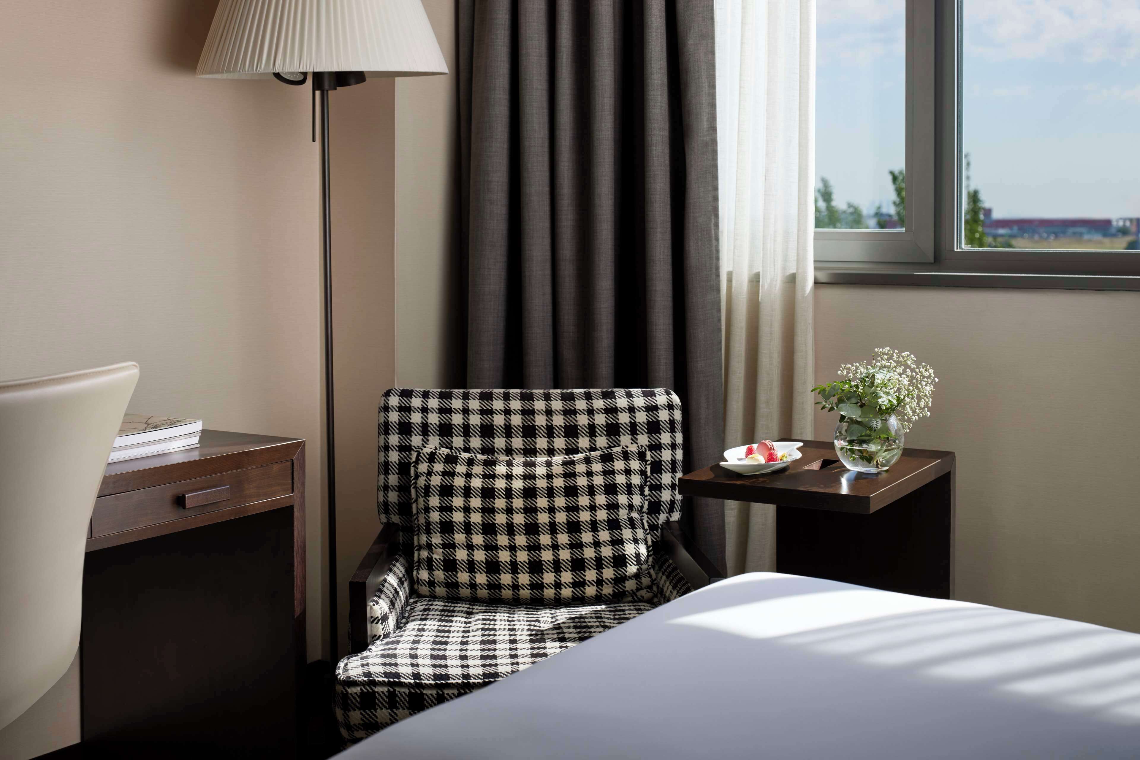 standard room | minibar, in-room safe, desk, blackout curtains
