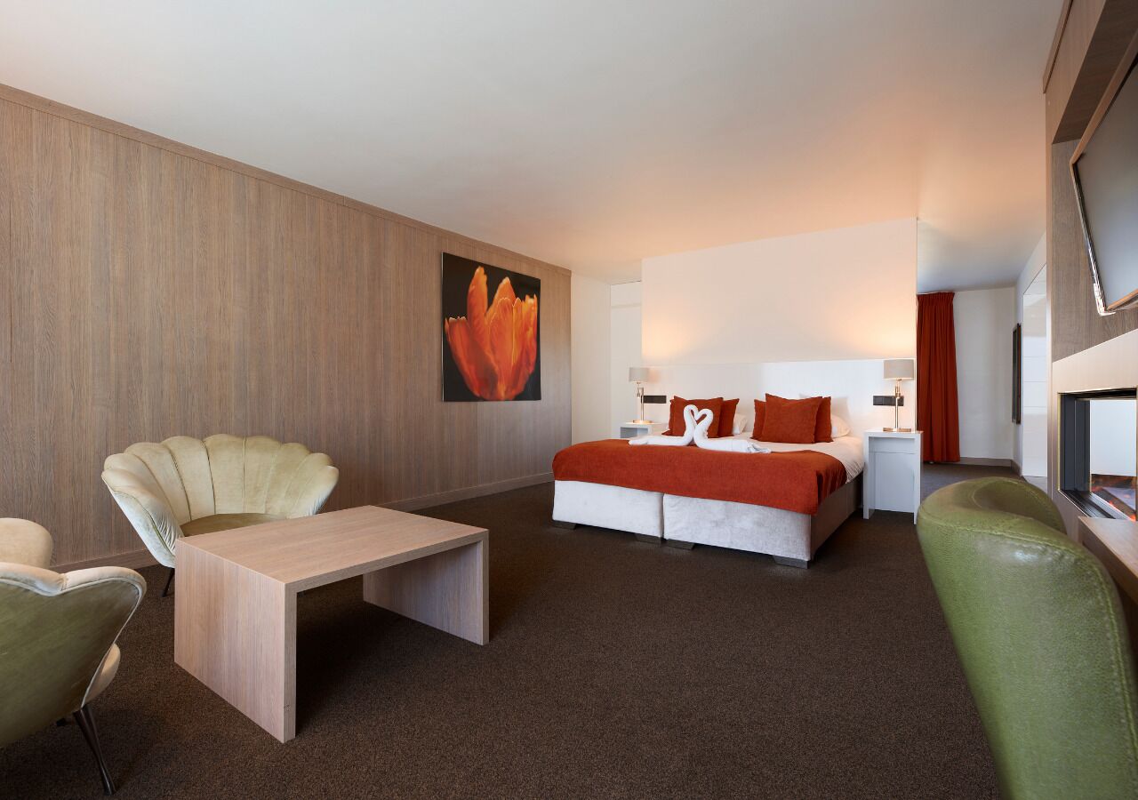 Minibar, in-room safe, desk, soundproofing