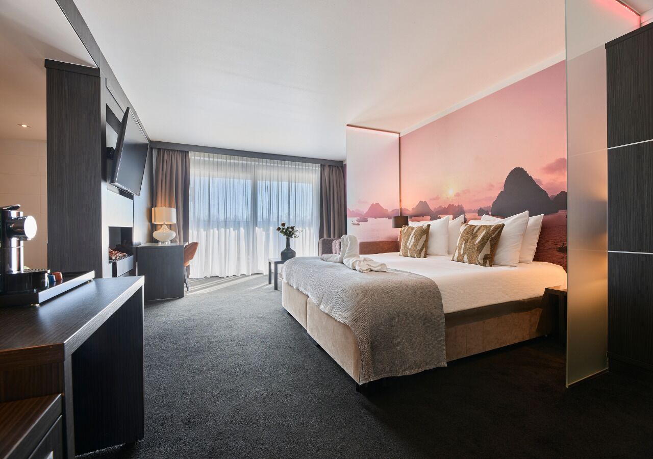 Minibar, in-room safe, desk, soundproofing