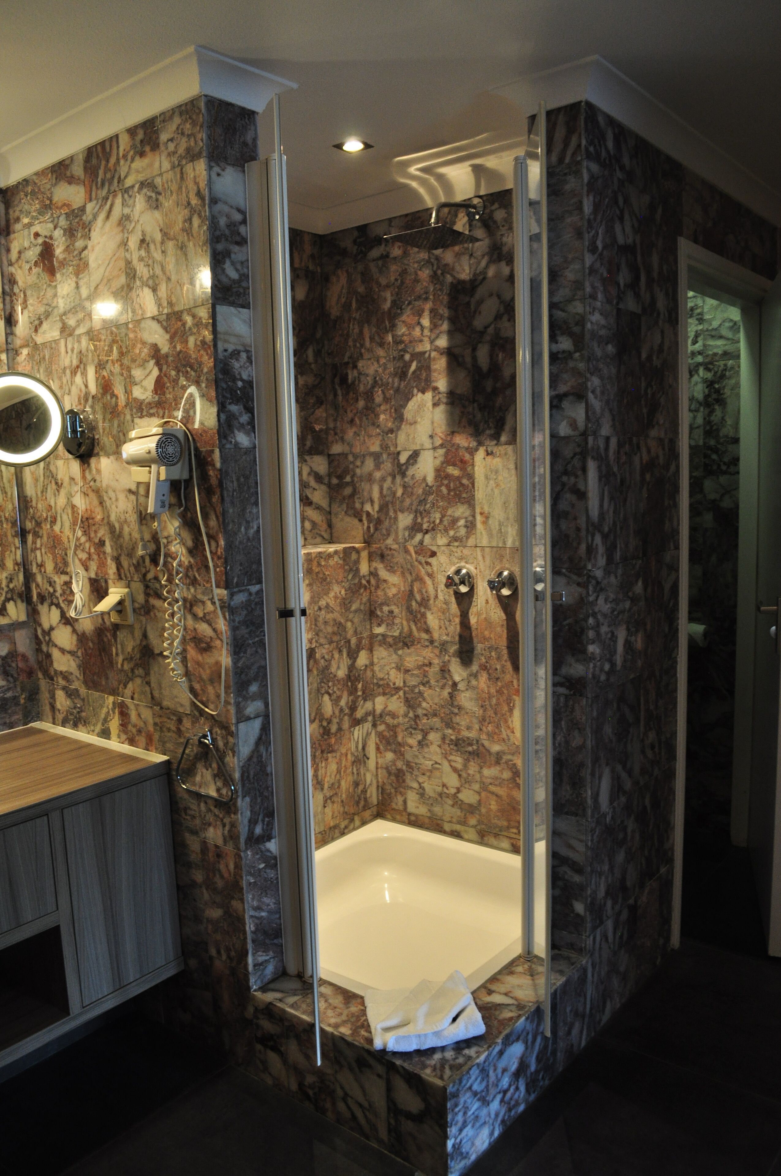 comfort room (plus) | bathroom | rainfall showerhead, free toiletries, hair dryer, towels