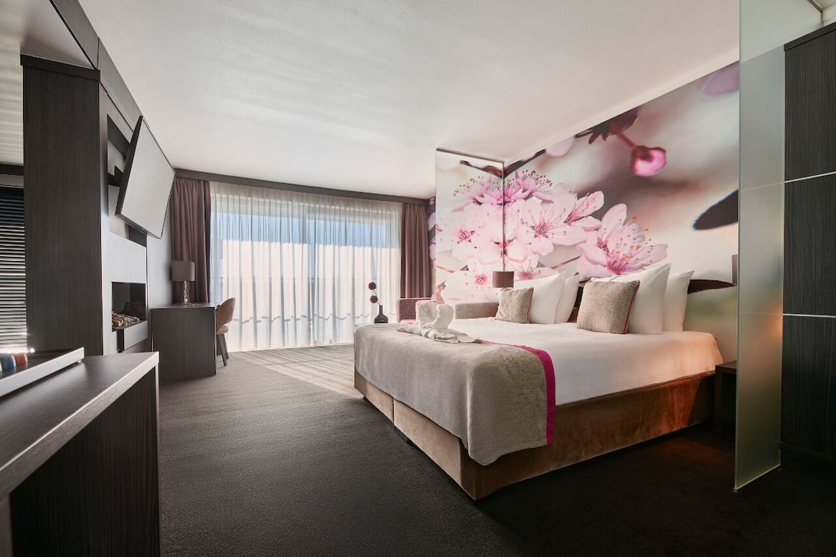 Suite (110)