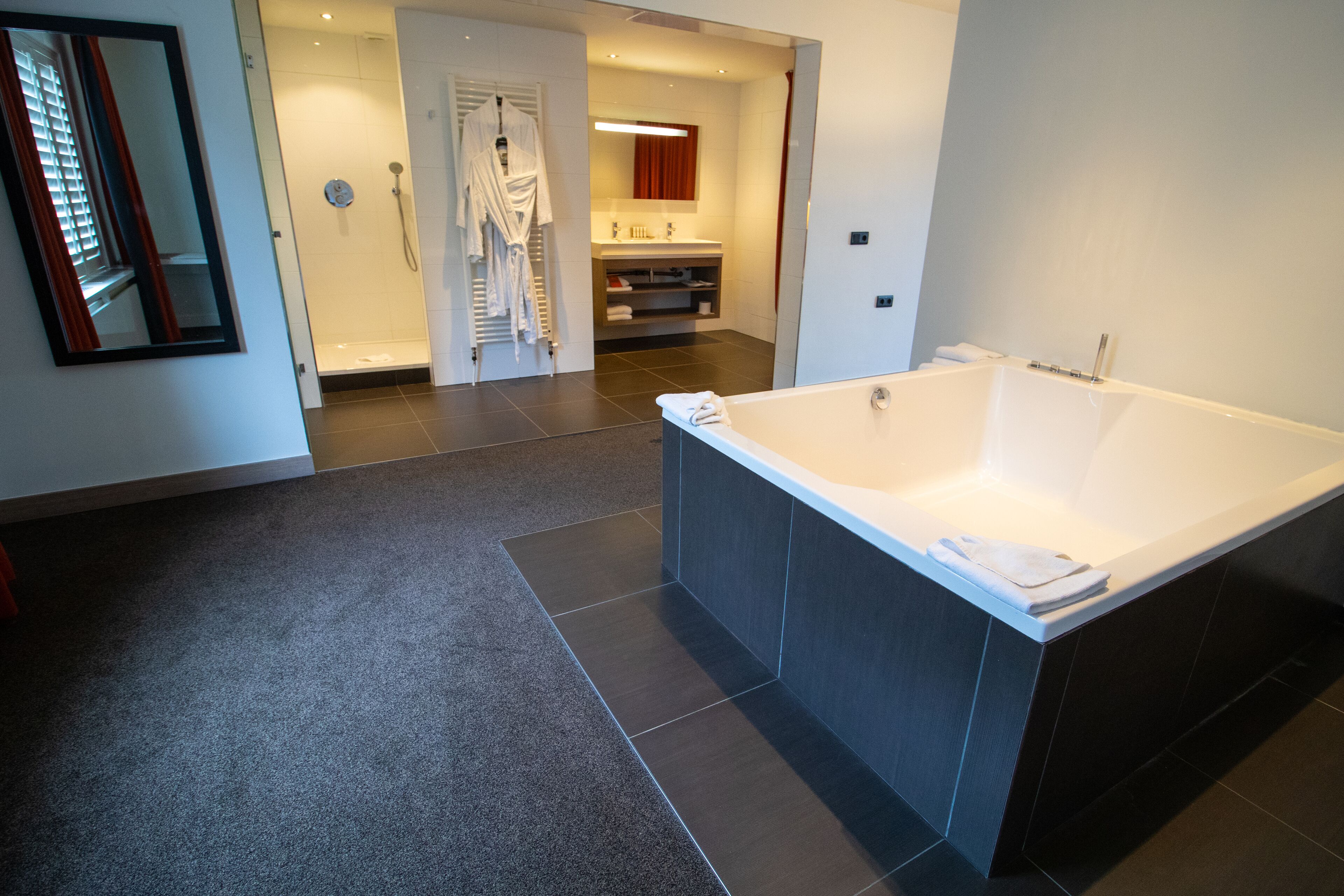 suite (308) | 1 bedroom, minibar, in-room safe, desk