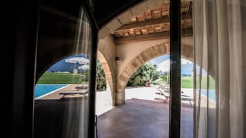Exclusive Suite, 1 Bedroom, Partial Sea View, Ground Floor | Terrace/patio