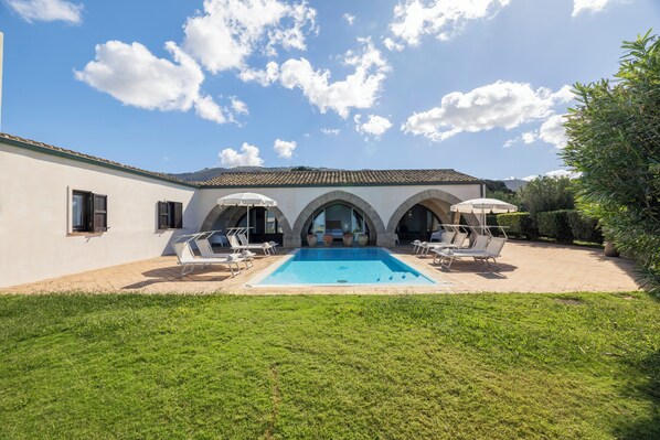 Exclusive Suite, 1 Bedroom, Partial Sea View, Ground Floor