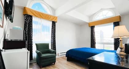 Commons Inn