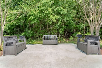 Microtel Inn & Suites by Wyndham Lillington / Campbell Univ