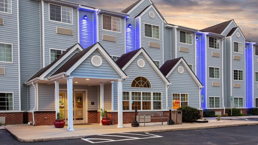 Microtel Inn & Suites by Wyndham Lillington / Campbell Univ