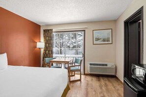 Room, Multiple Beds, Non Smoking