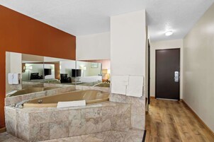 Sistema de insonorización, tabla de planchar con plancha y wifi gratis 