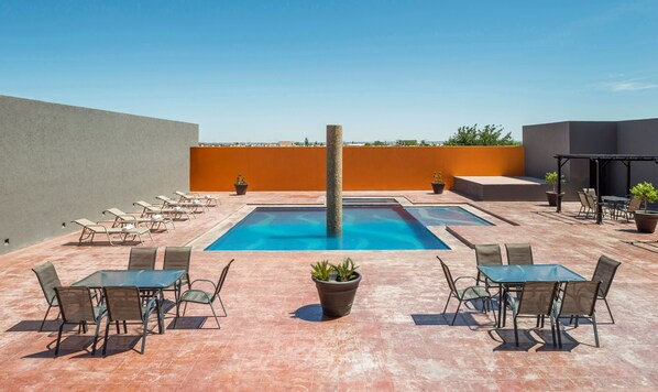 Outdoor pool, pool loungers