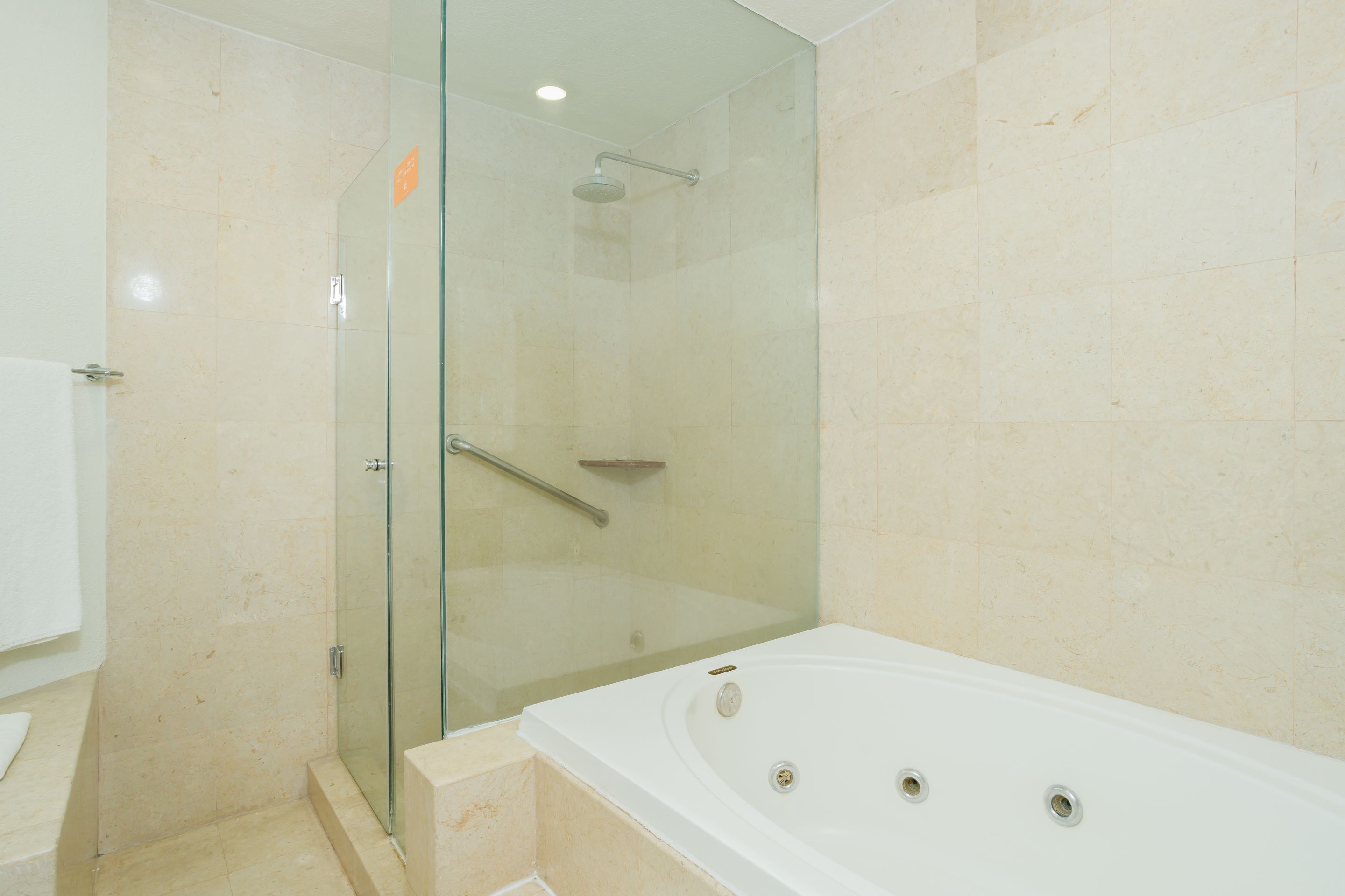 suite master | bathroom | shower, rainfall showerhead, free toiletries, hair dryer