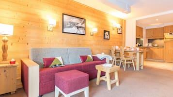Standaard appartement, 1 slaapkamer | Woonruimte | Flatscreentelevisie
