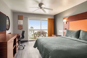 Standardrum - 1 queensize-säng - icke-rökare - havsutsikt (Higher Floor) | Skrivbord, strykjärn/strykbräda, gratis barnsängar och gratis wi-fi