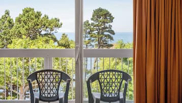 Escritorio, tabla de planchar con plancha y cunas gratuitas