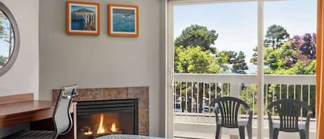 Skrivebord, strygejern/strygebræt, gratis baby-/barnesenge, gratis Wi-Fi