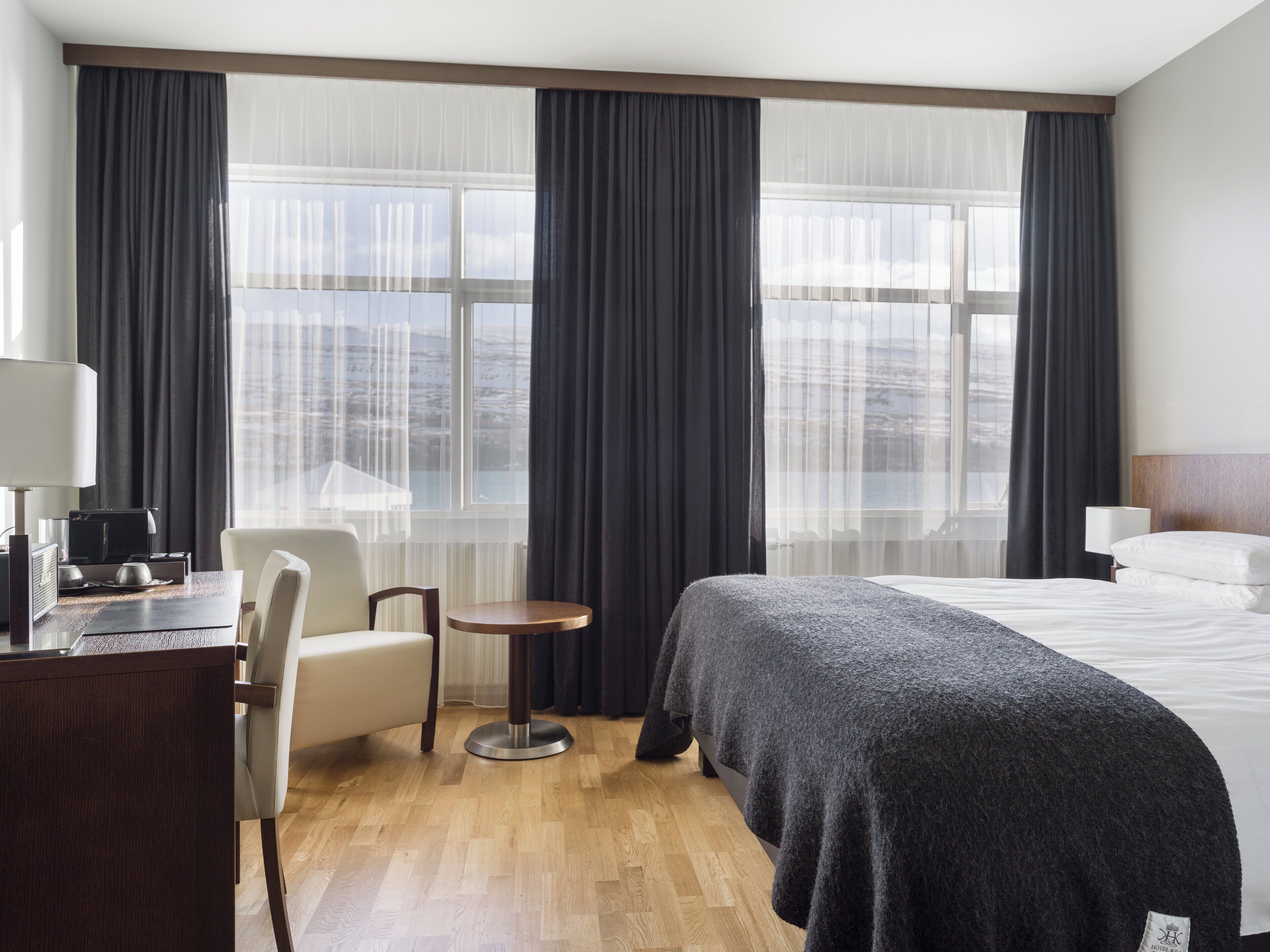 Deluxe Double Room | Hypo-allergenic bedding, down comforters, in-room safe, desk