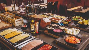 Daily buffet breakfast (ISK 3890 per person)