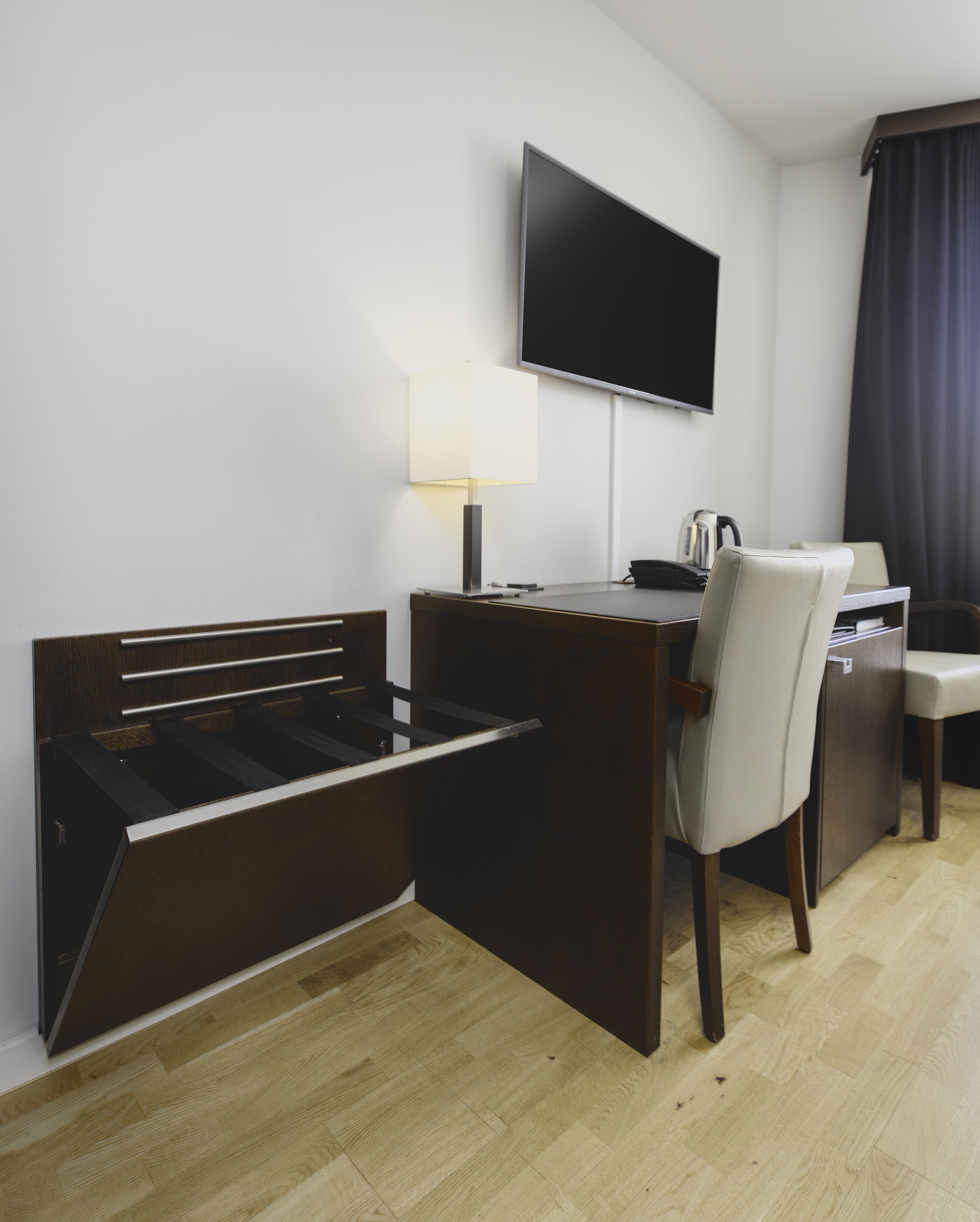 1 bedroom, hypo-allergenic bedding, down duvets, in-room safe