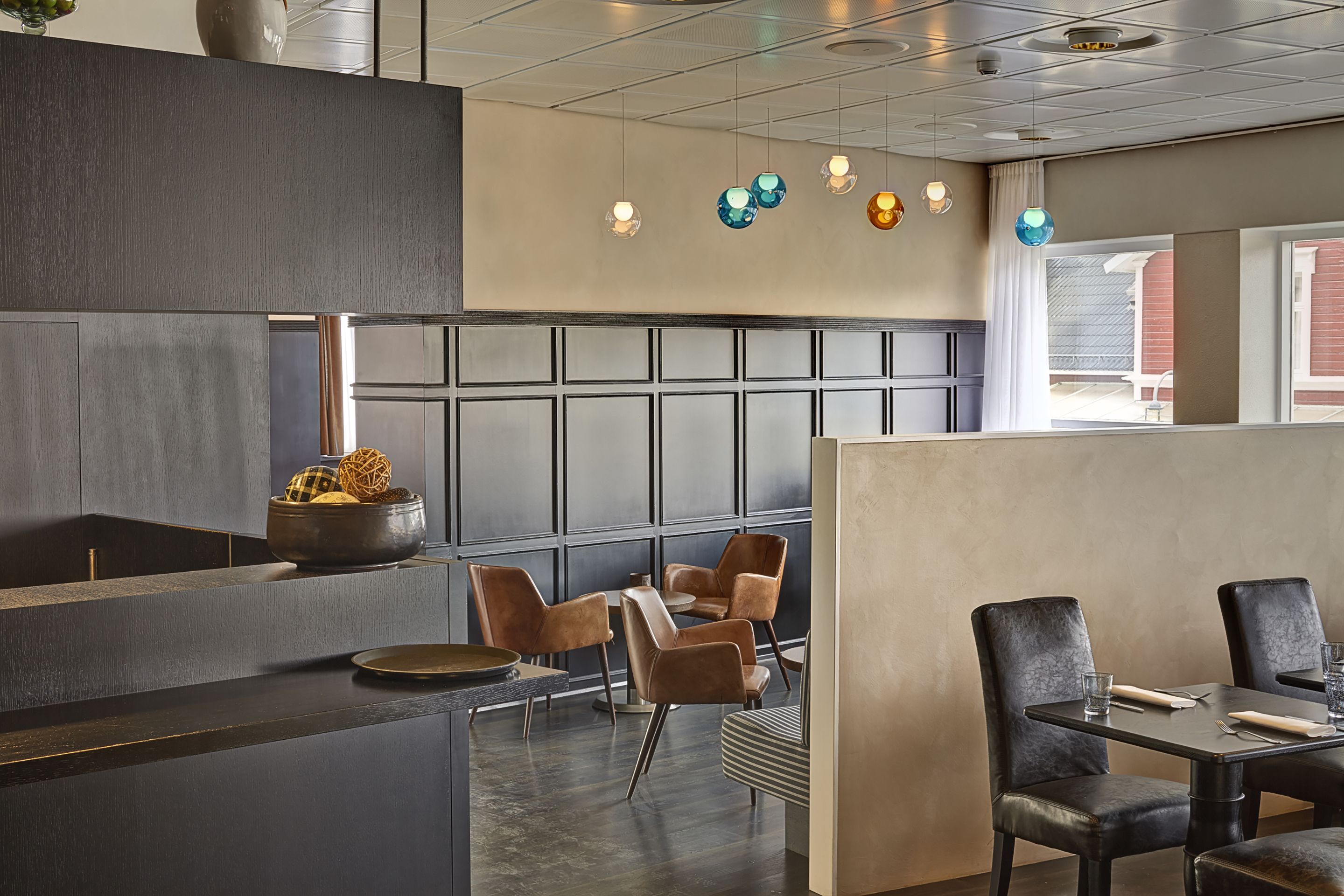 breakfast and dinner served