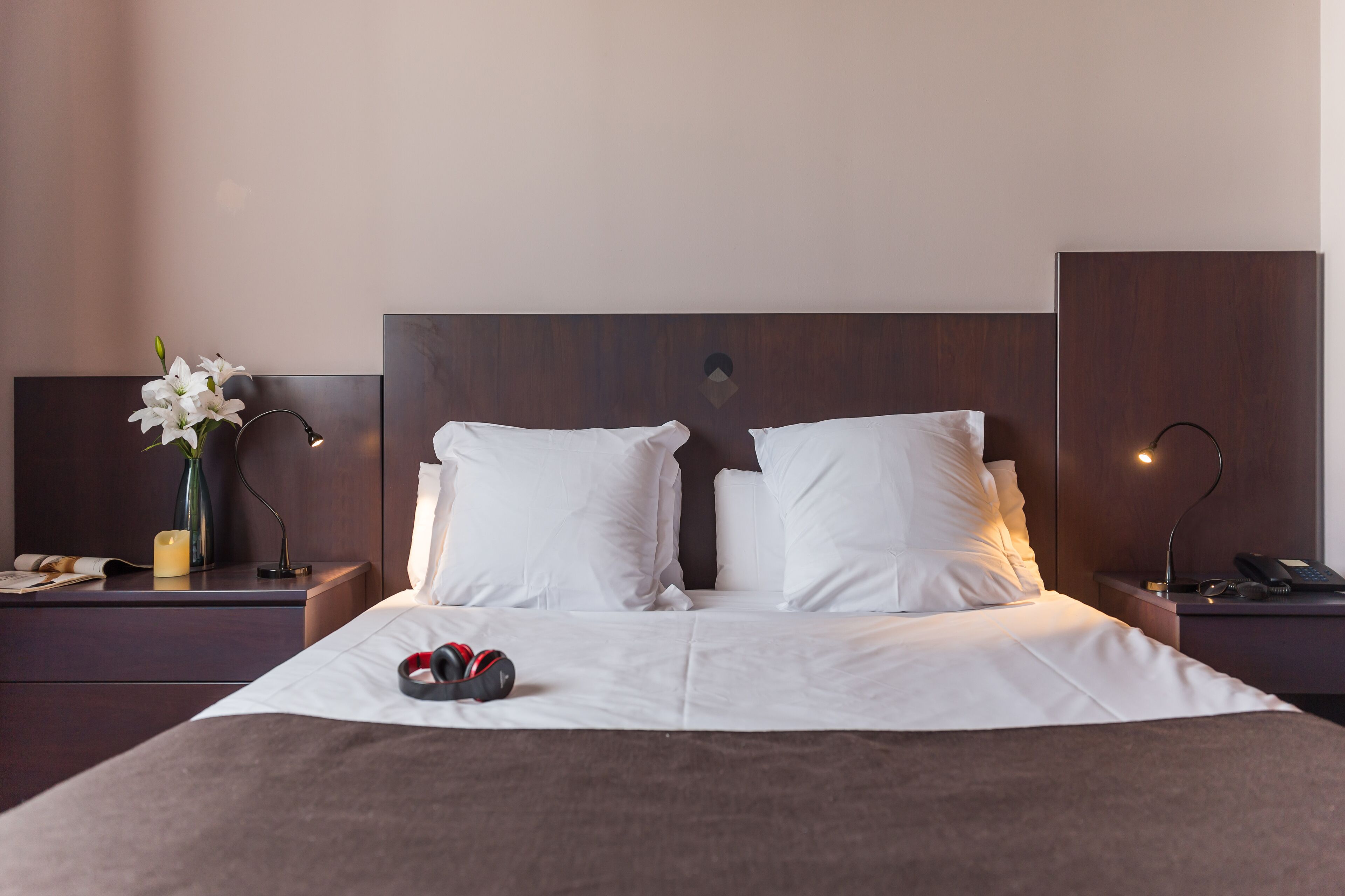 Premium bedding, in-room safe, cots/infant beds, free WiFi