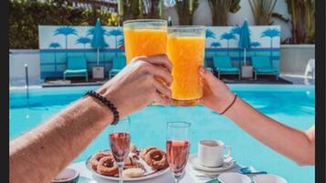 Daily buffet breakfast (EUR 11 per person)