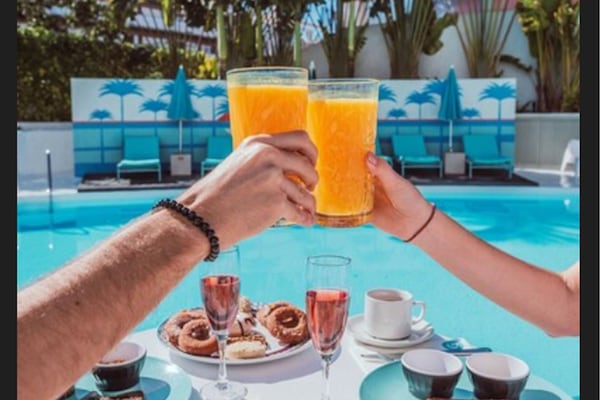 Daily buffet breakfast for a fee