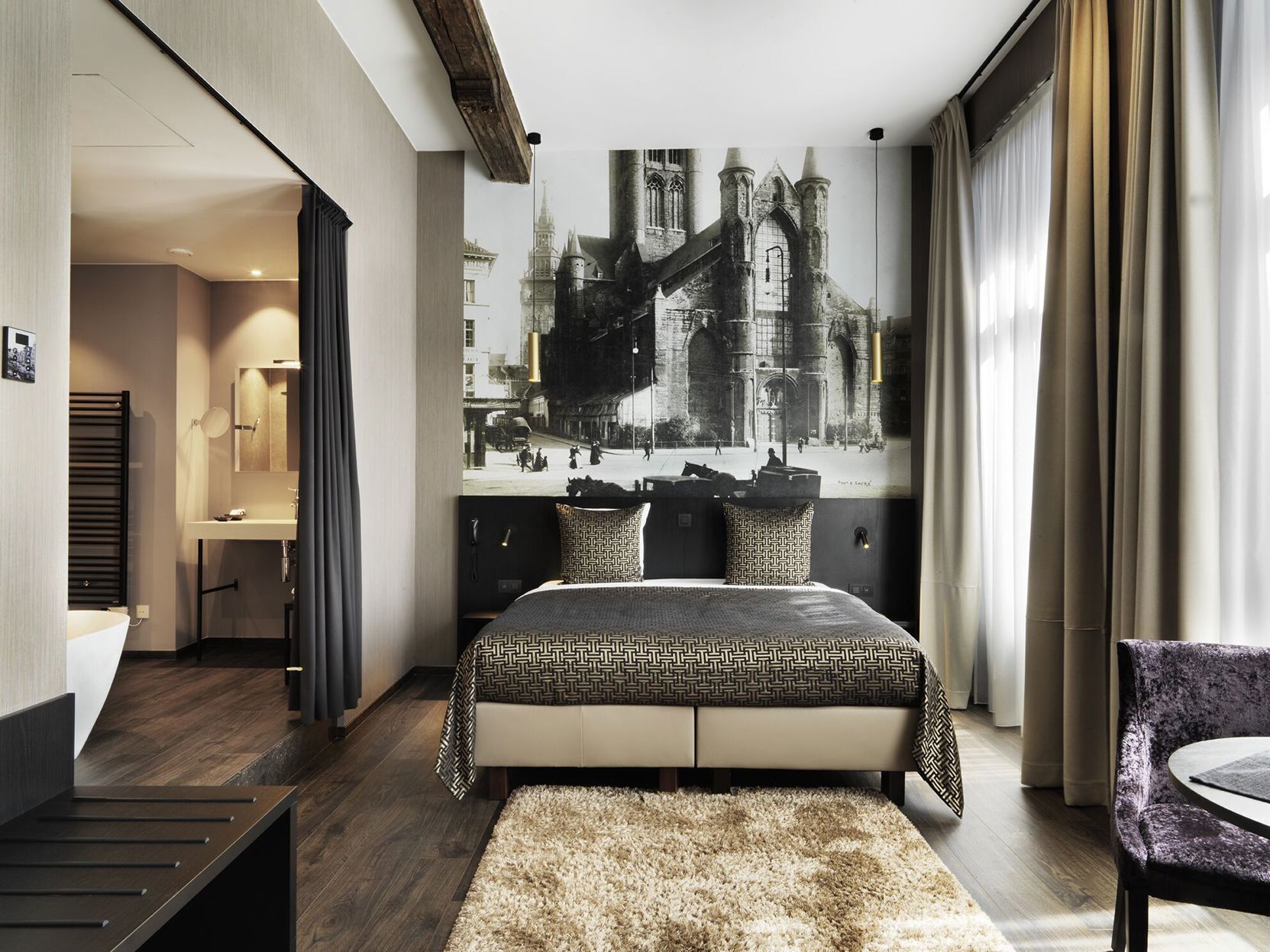 Ropa de cama hipoalergénica y minibar 