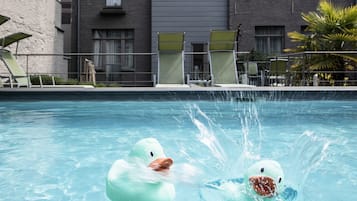 Seasonal outdoor pool, sun loungers