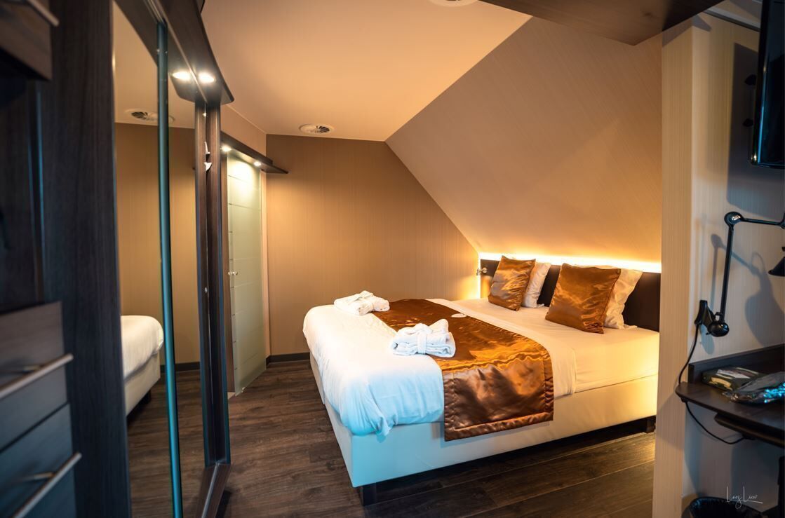 Ropa de cama hipoalergénica y minibar 