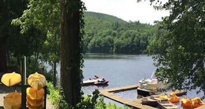 The Elms Waterfront Cottages
