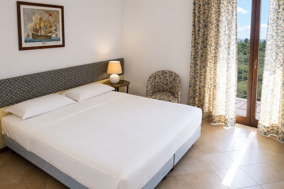 Double or Twin Room, Sea View | Down duvets, desk, blackout curtains, soundproofing
