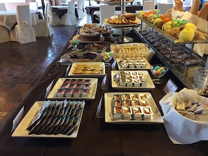 Petit déjeuner buffet