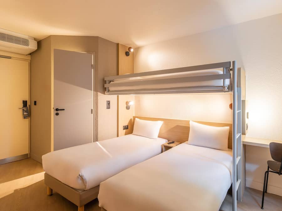 Premium bedding, desk, blackout drapes, soundproofing