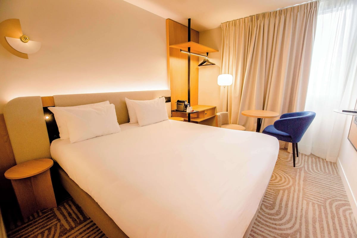 In-room safe, desk, iron/ironing board, free cots/infant beds