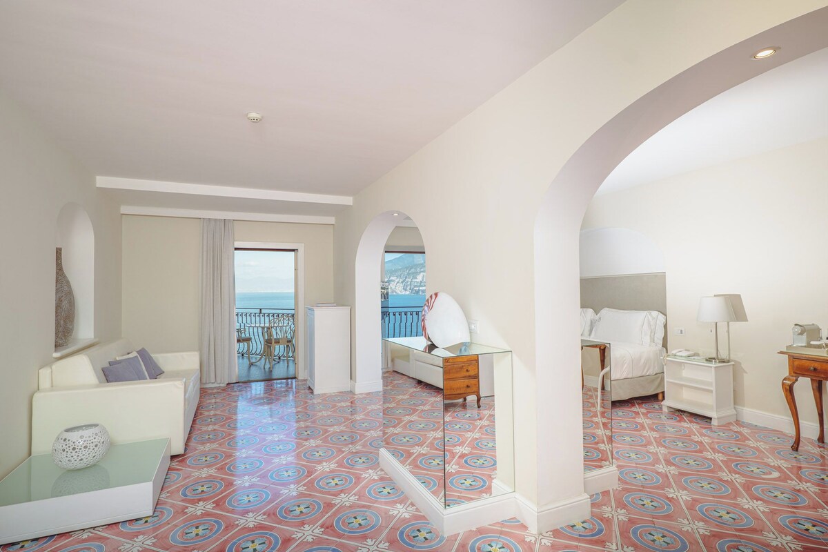 Superior Suite, Balcony, Sea View | Premium bedding, memory foam beds, minibar, in-room safe