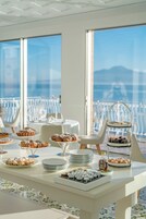 Se sirven desayunos, almuerzos y cenas