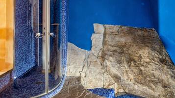 Presidential Suite, Jetted Tub, Sea View | Jetted bathtub